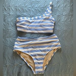 Old Navy bathing suit. Top is size small, bottom is size medium.